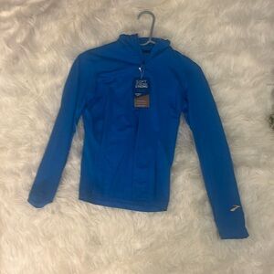 athletic half zip, has tags